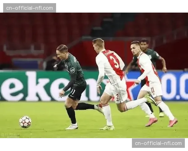 昂热vs梅斯比赛因球迷投掷烟火中断15分钟