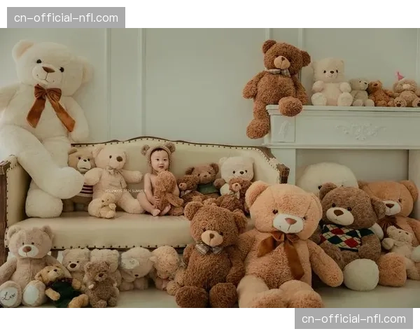 暖心一幕：观众接力为丢失玩偶的儿童寻回幸运小熊